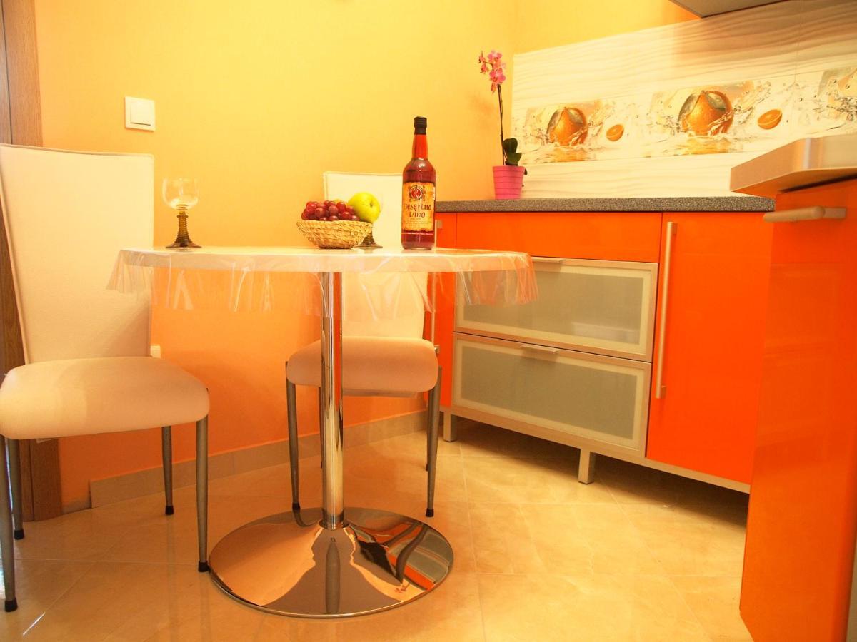 Apartmani Diana มาคาร์สกา ภายนอก รูปภาพ