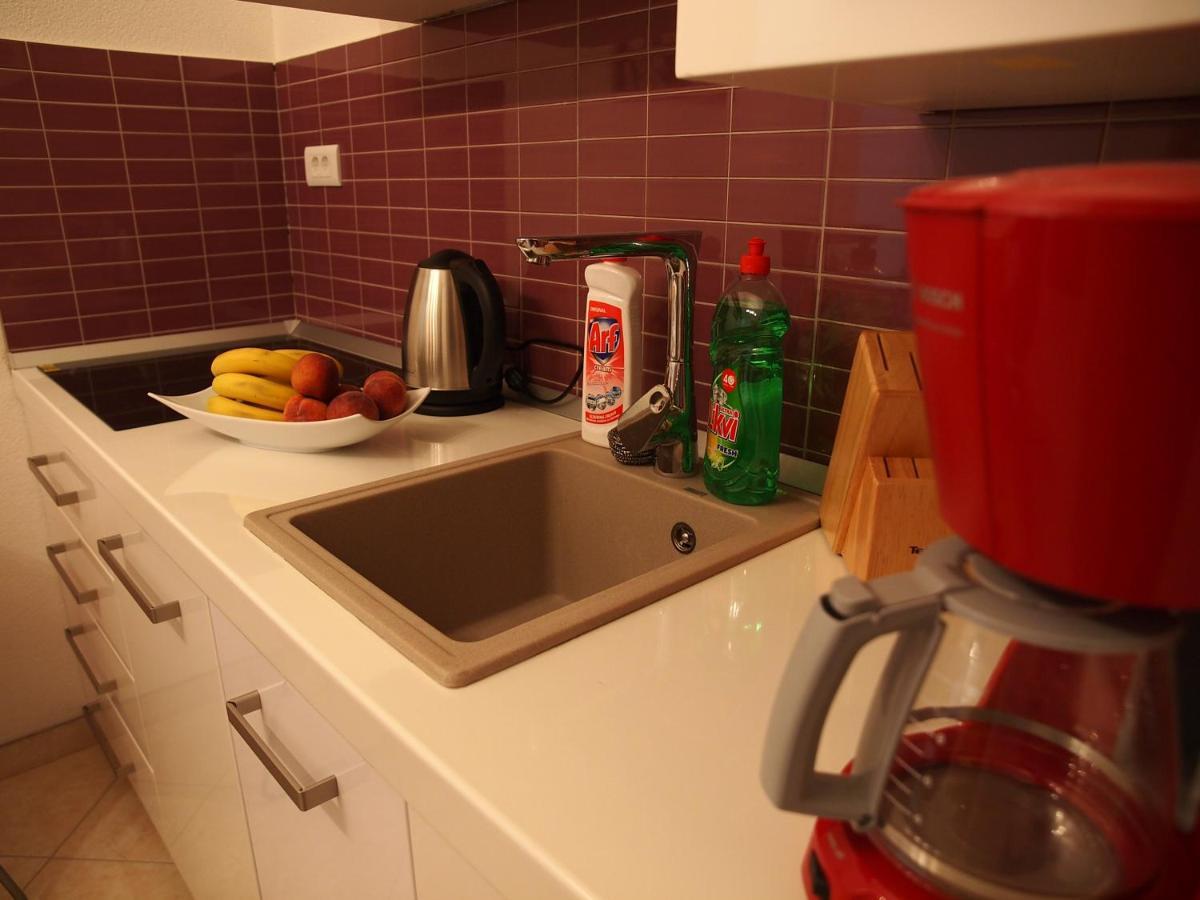 Apartmani Diana มาคาร์สกา ภายนอก รูปภาพ