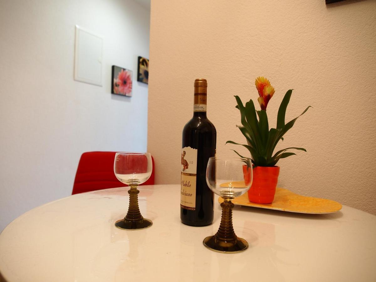 Apartmani Diana มาคาร์สกา ภายนอก รูปภาพ