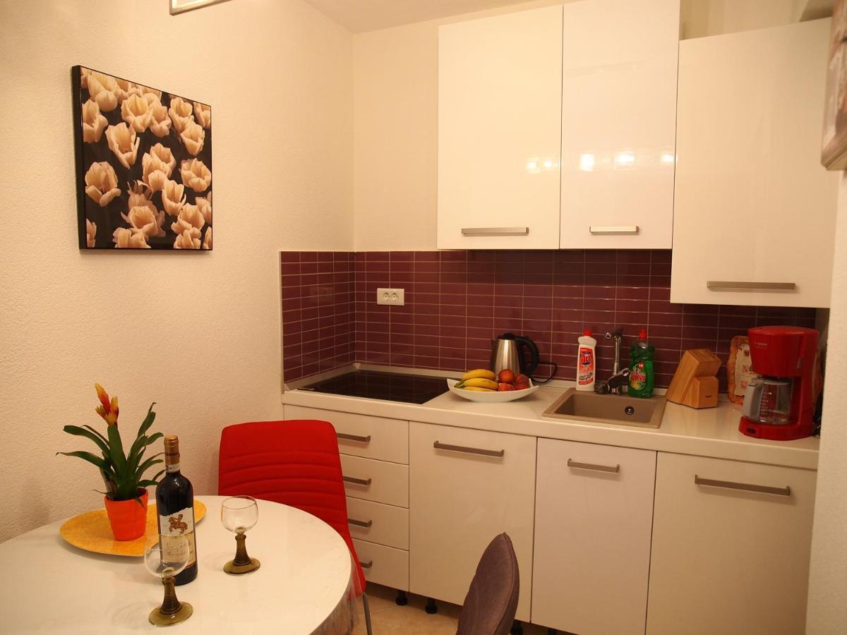 Apartmani Diana มาคาร์สกา ภายนอก รูปภาพ