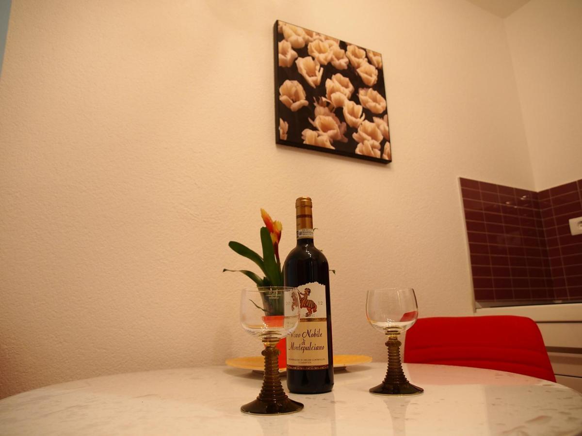 Apartmani Diana มาคาร์สกา ภายนอก รูปภาพ